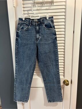 kenzie Vintage-Inspired Straight Leg Jeans in Washed Blue